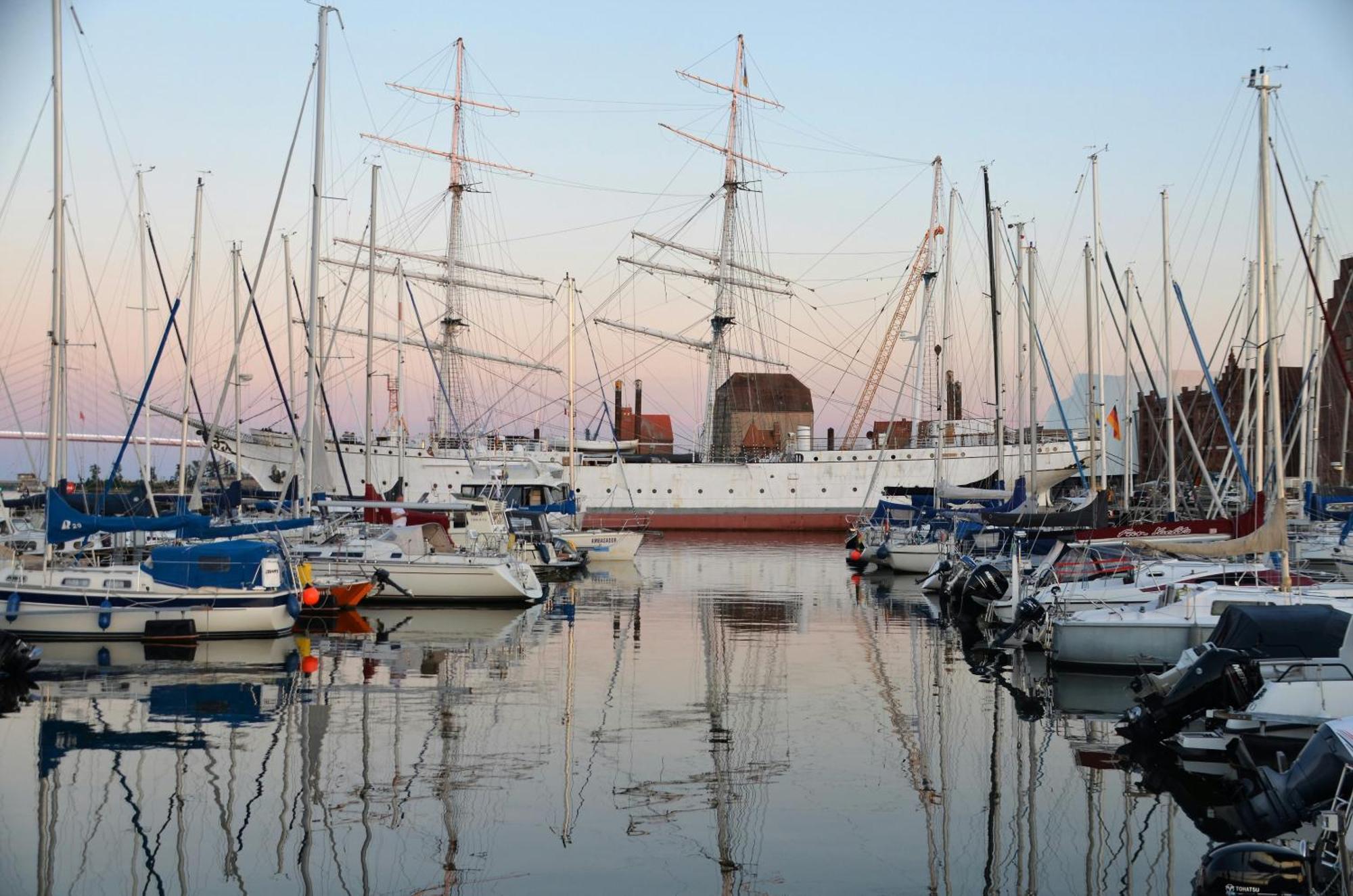 Studios Am Hafen シュトラールズント エクステリア 写真